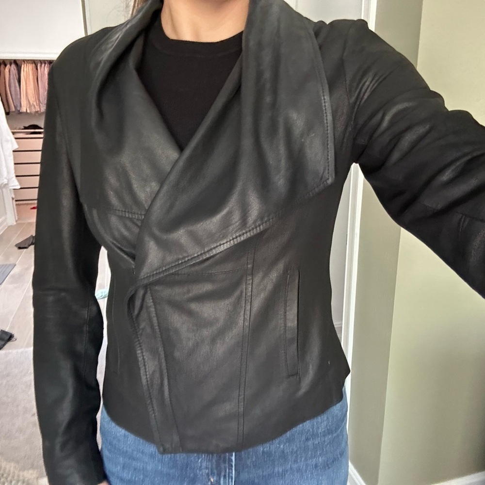 Leather jacket - Picture 3 of 7